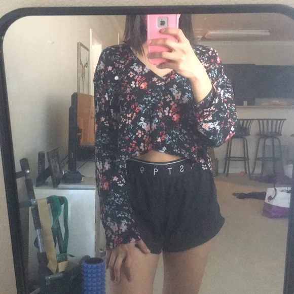 Long sleeve floral high-low blouse - Picture 2 of 4